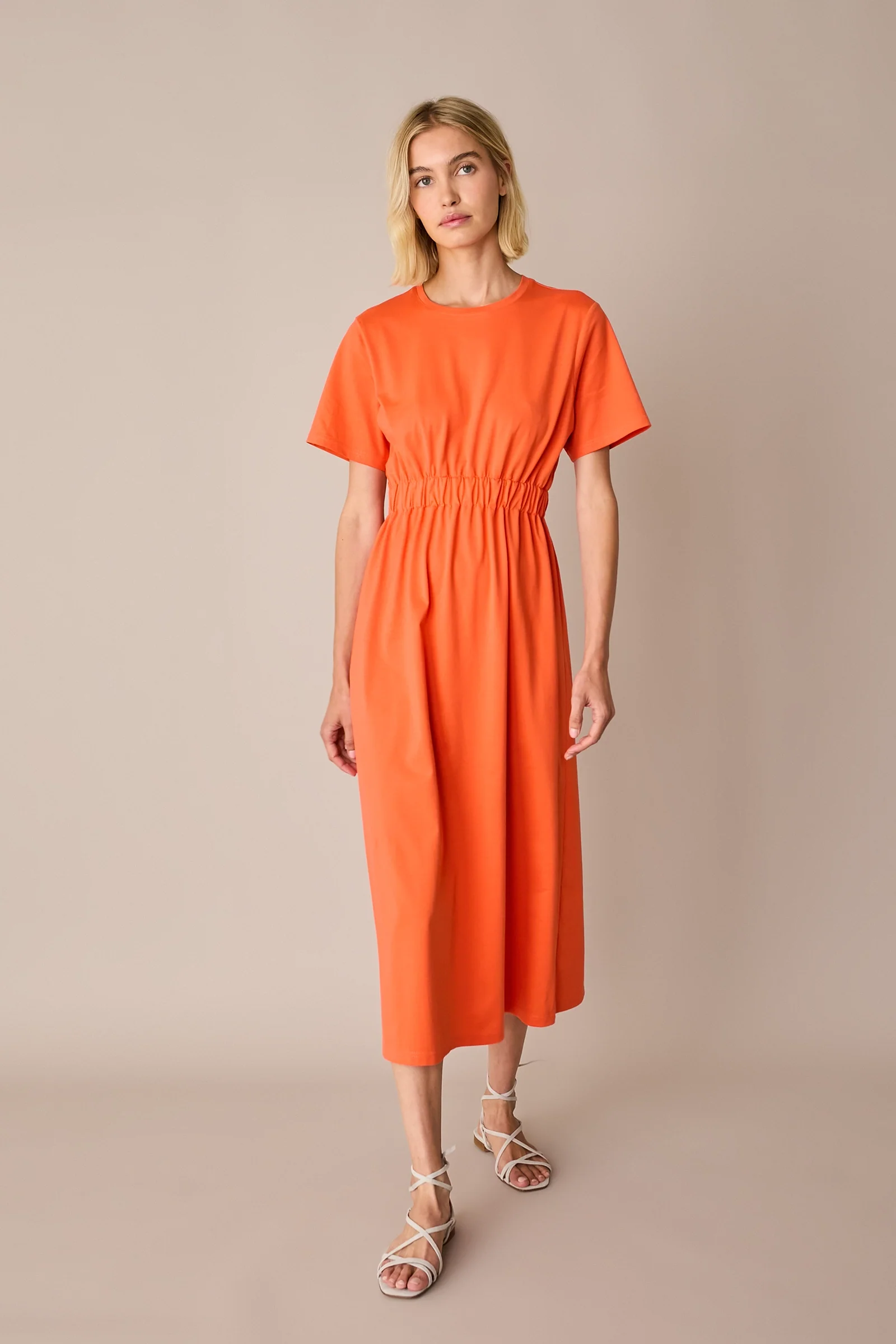 Abito T-shirt in cotone con cut-out sul retro - Image 2