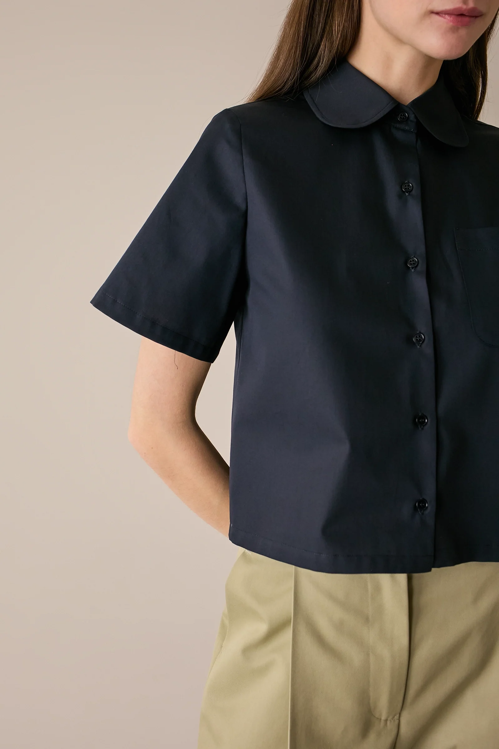 Camicia boxy in cotone con colletto stondato - Image 10