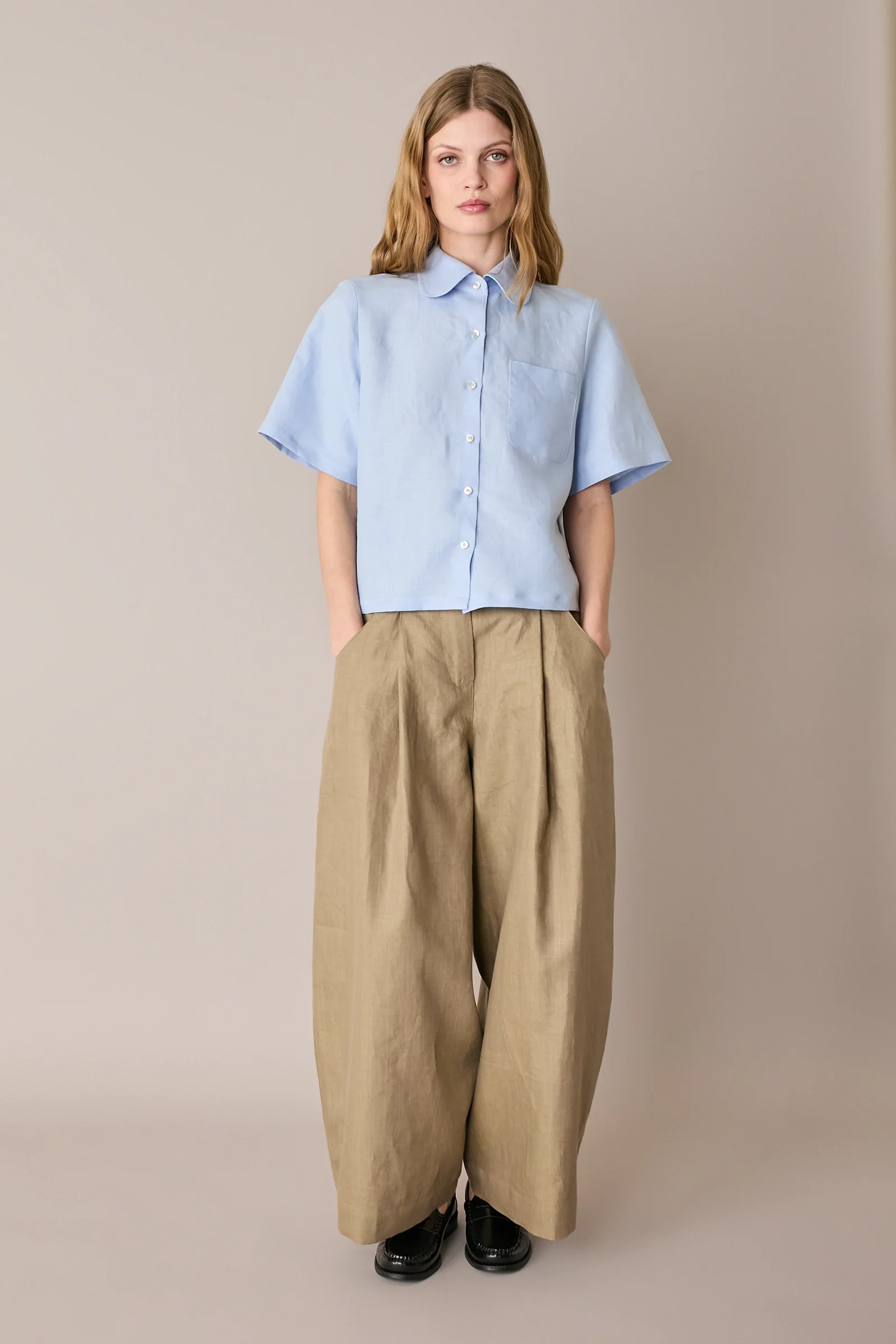 Camicia boxy in lino con colletto stondato - Image 4