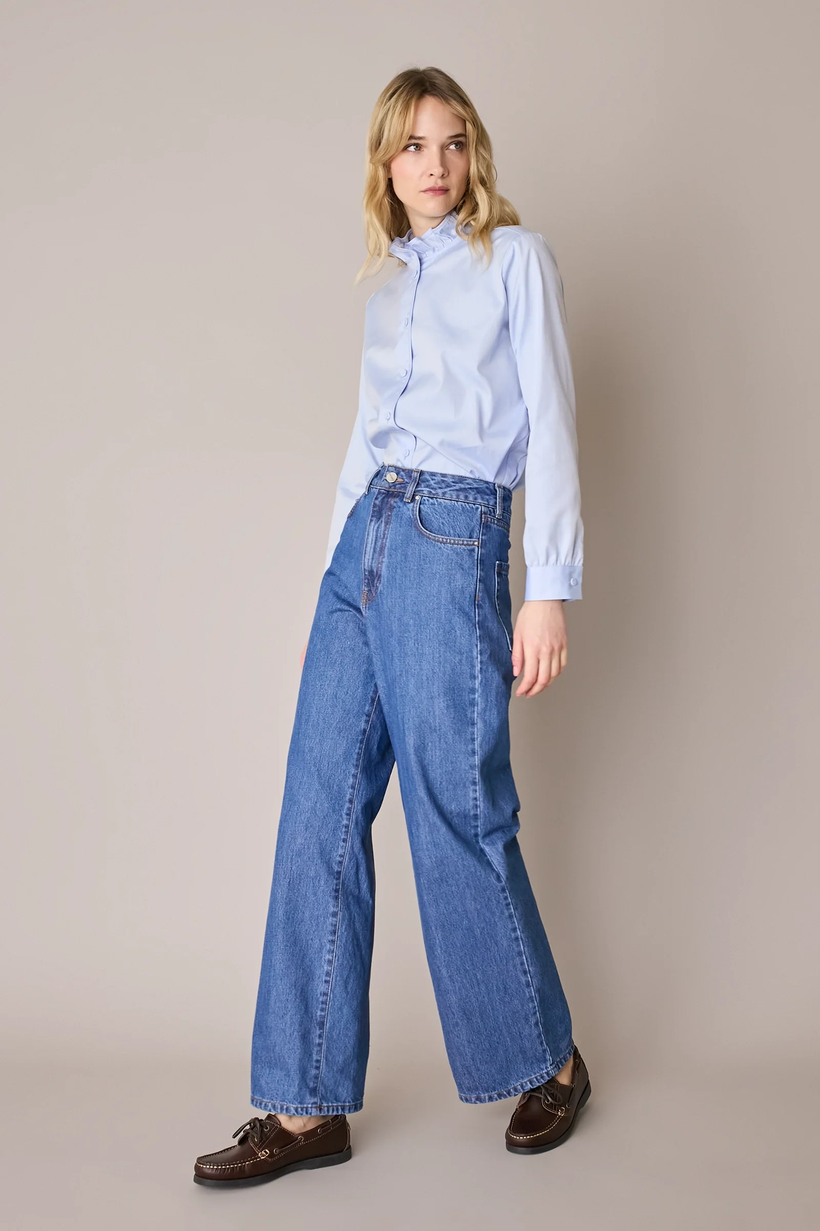 Camicia con colletto volant e profili a contrasto - Image 20