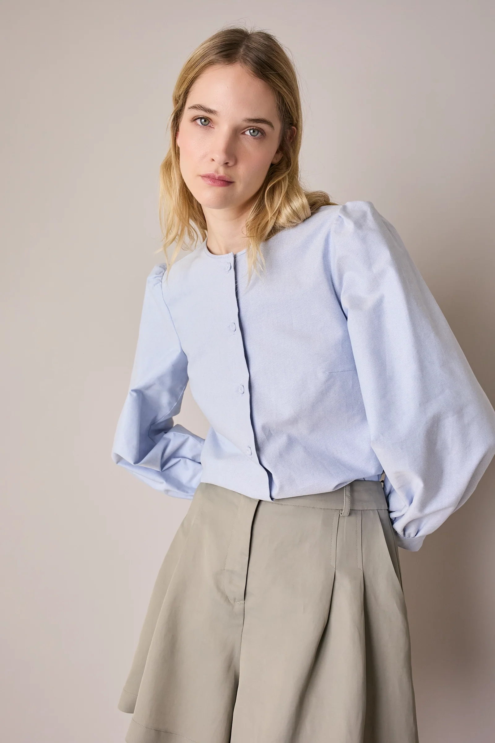Camicia girocollo con maniche a sbuffo - Image 5