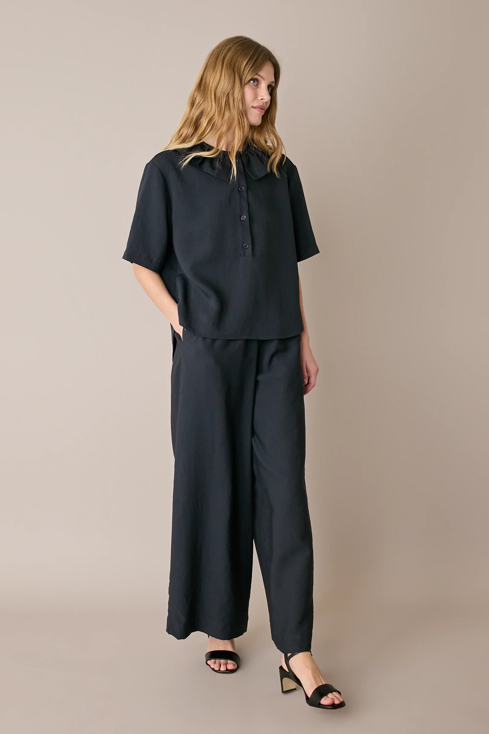 Polo fluida con ruches - Image 15