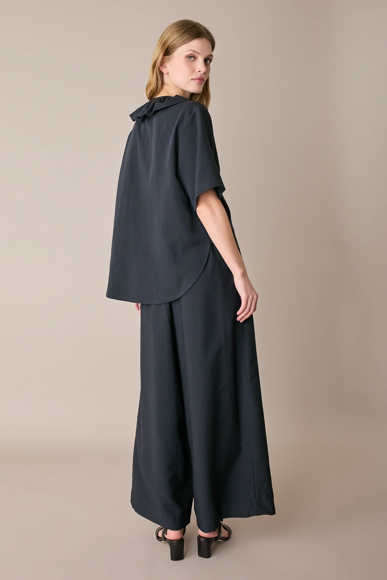 Polo fluida con ruches - Image 16