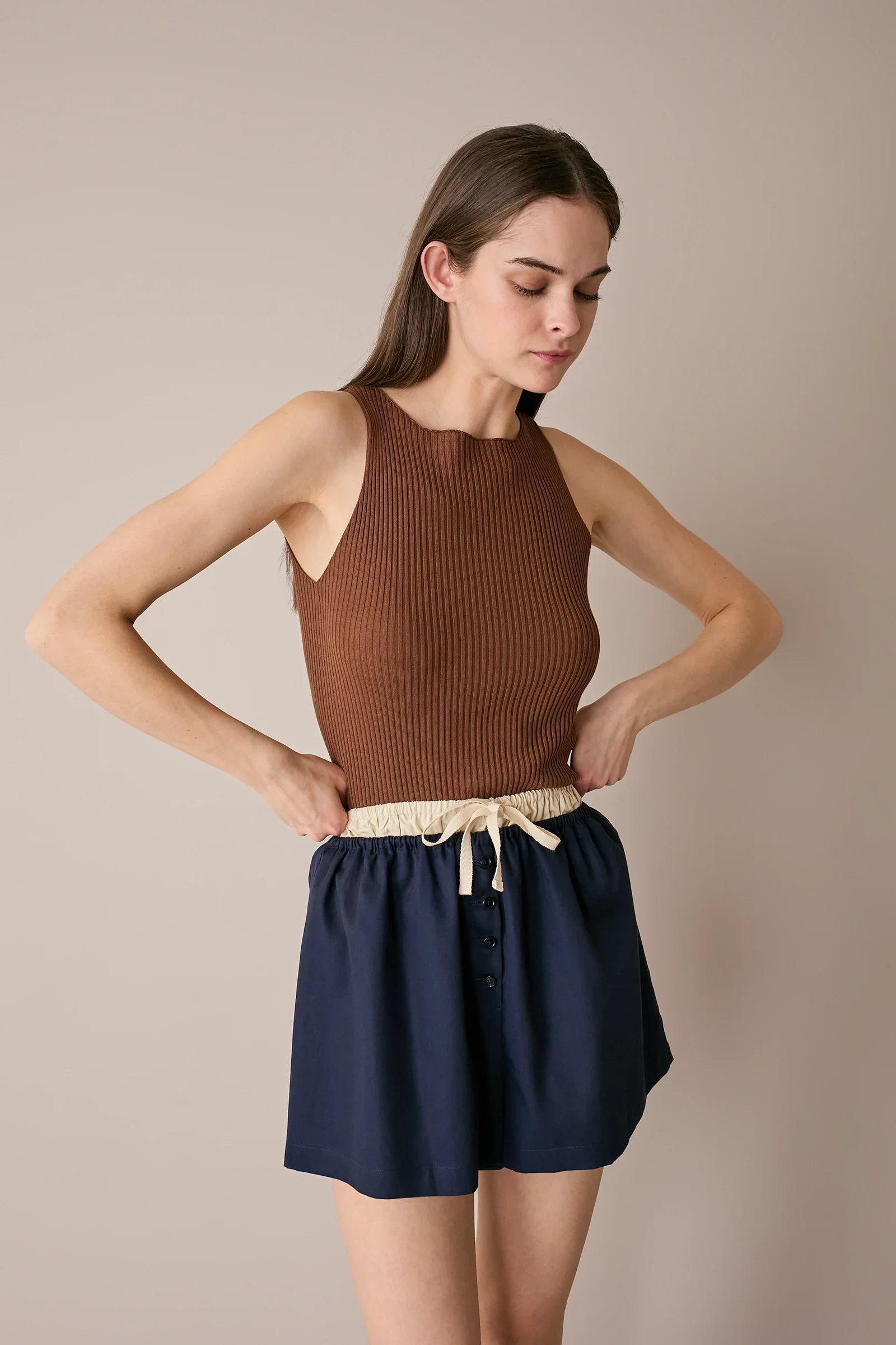 Top a costine con scollo a barchetta - Image 10