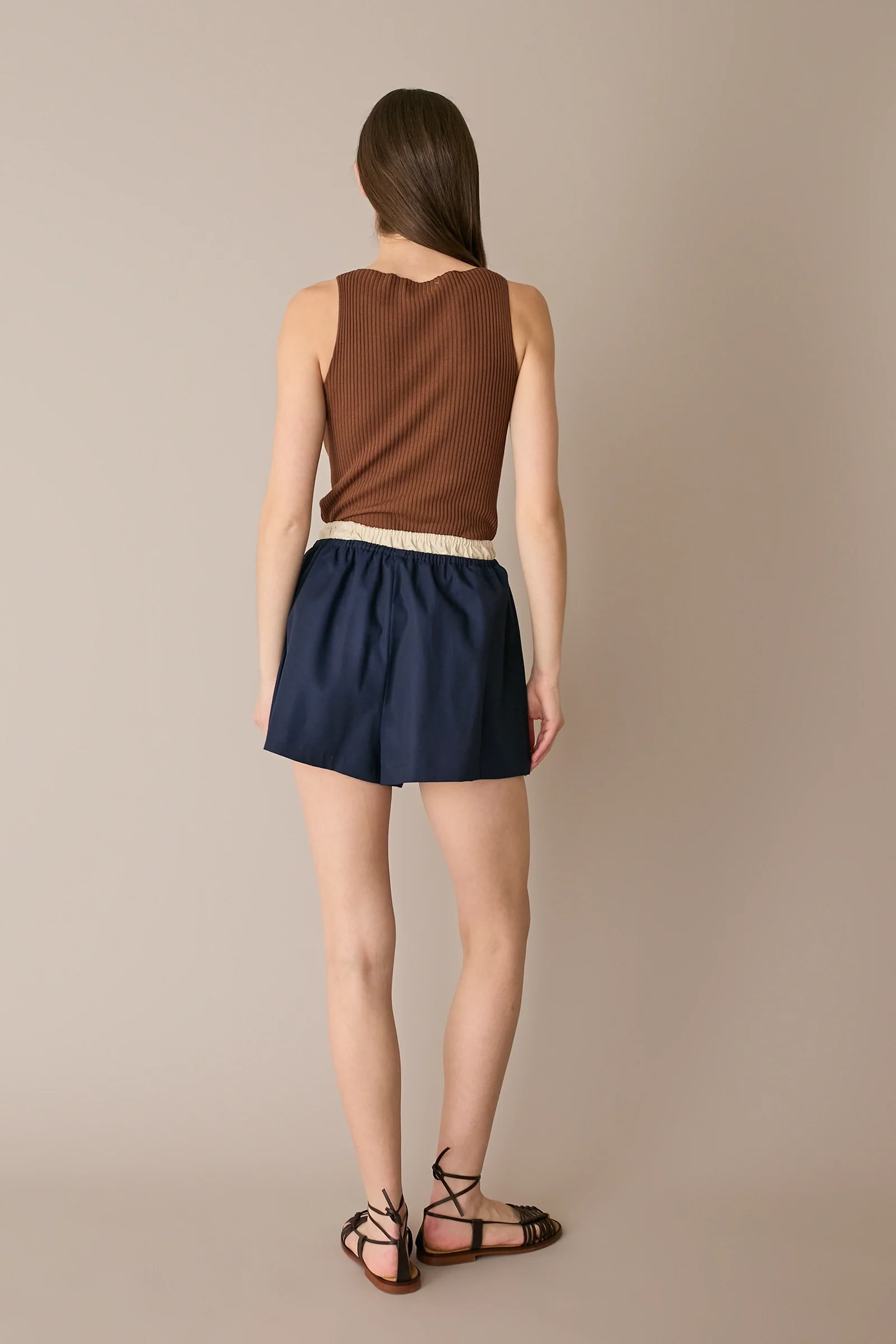 Top a costine con scollo a barchetta - Image 15