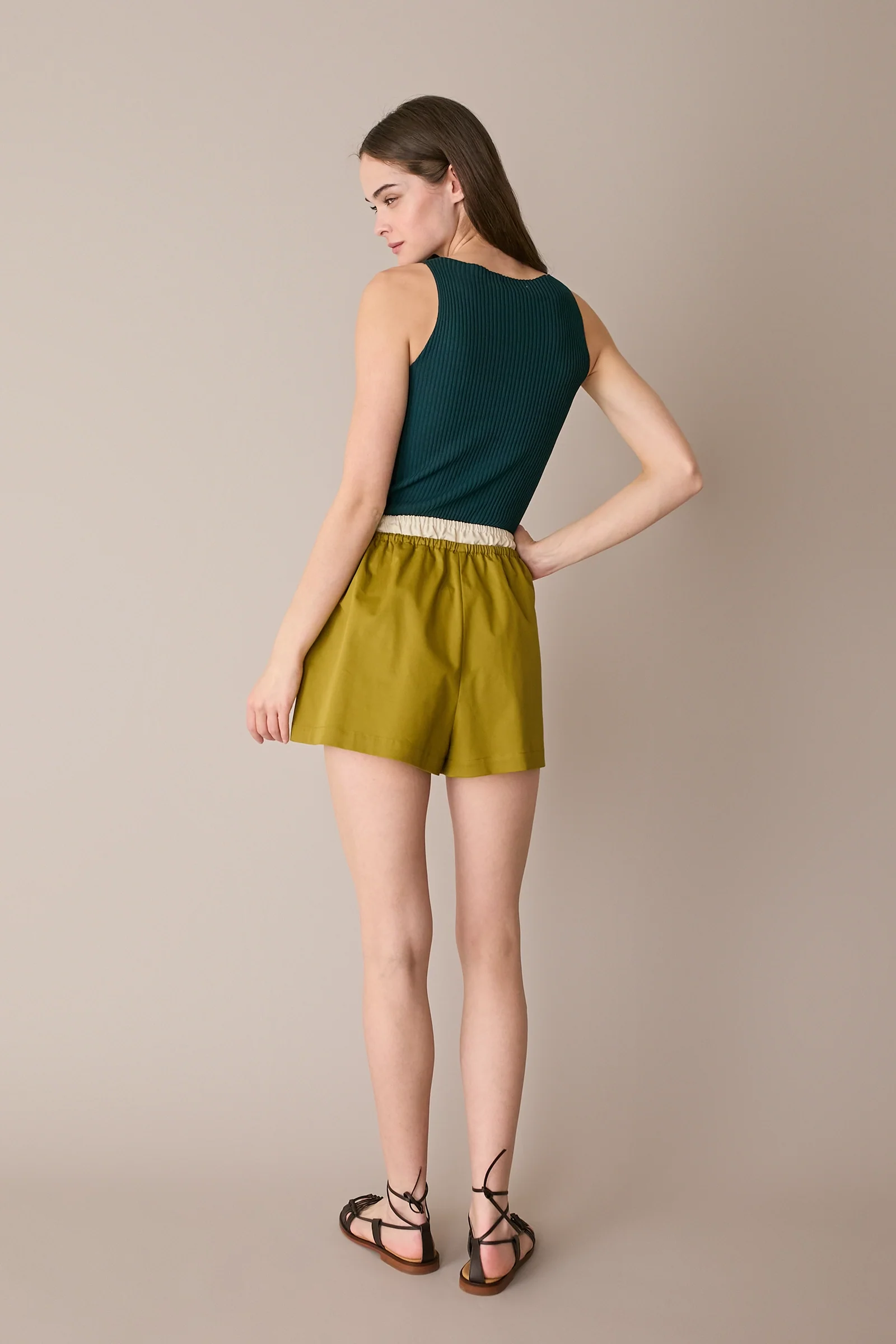Top a costine con scollo a barchetta - Image 19