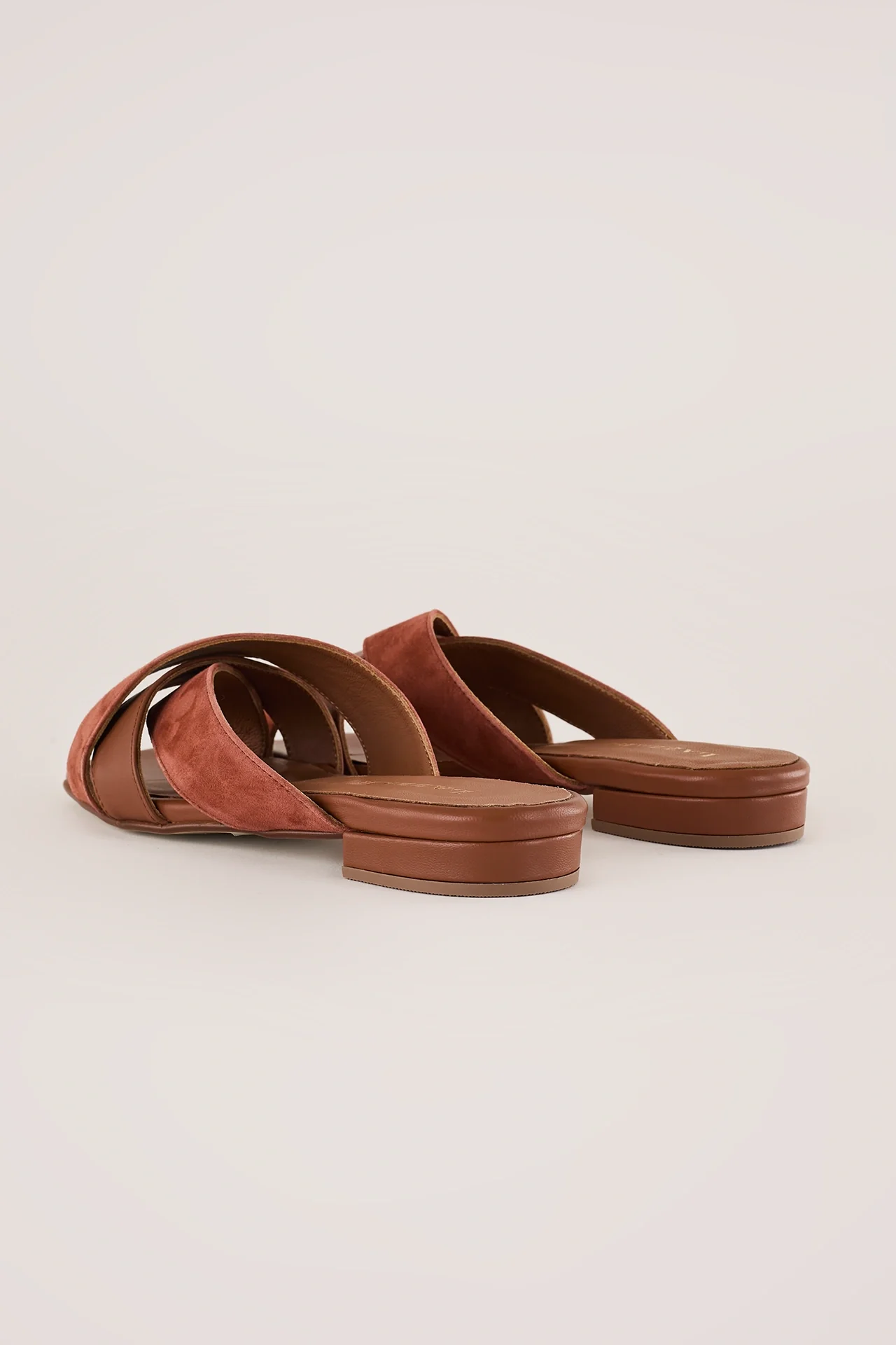 Ciabattine in pelle intrecciata - Image 6
