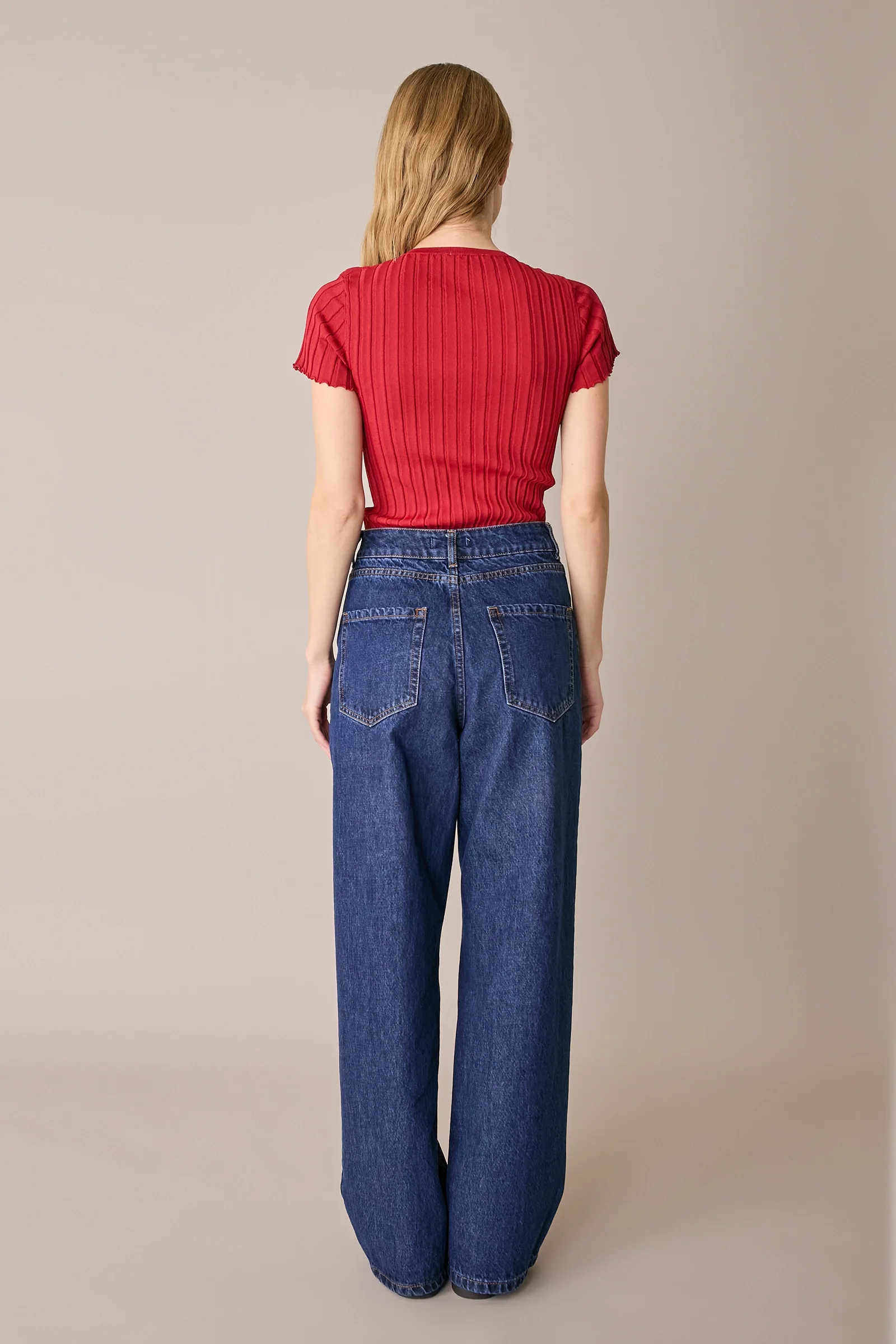Maglia a costine con bordi arricciati - Image 6