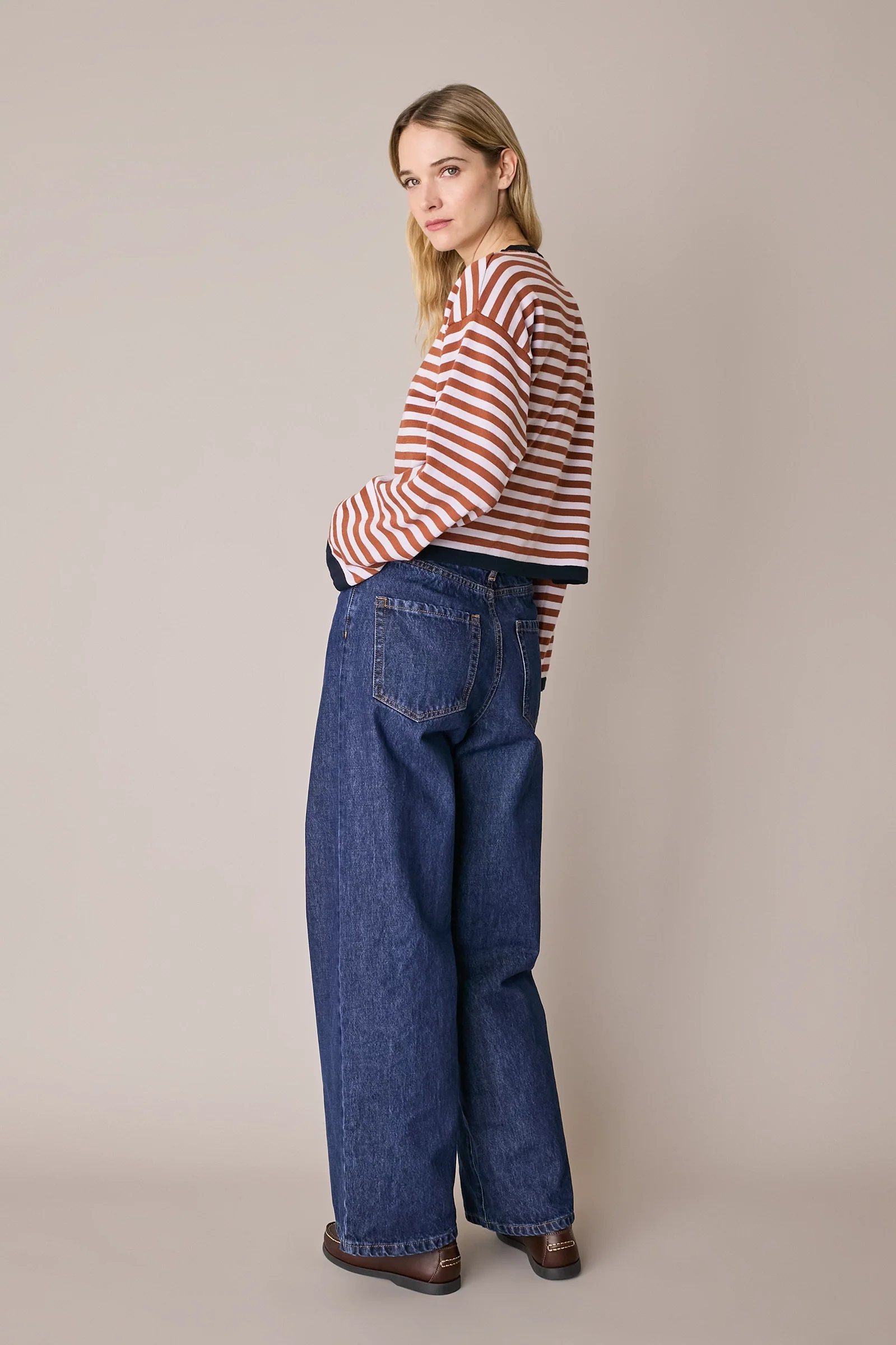 Maglia girocollo boxy a righe - Image 12