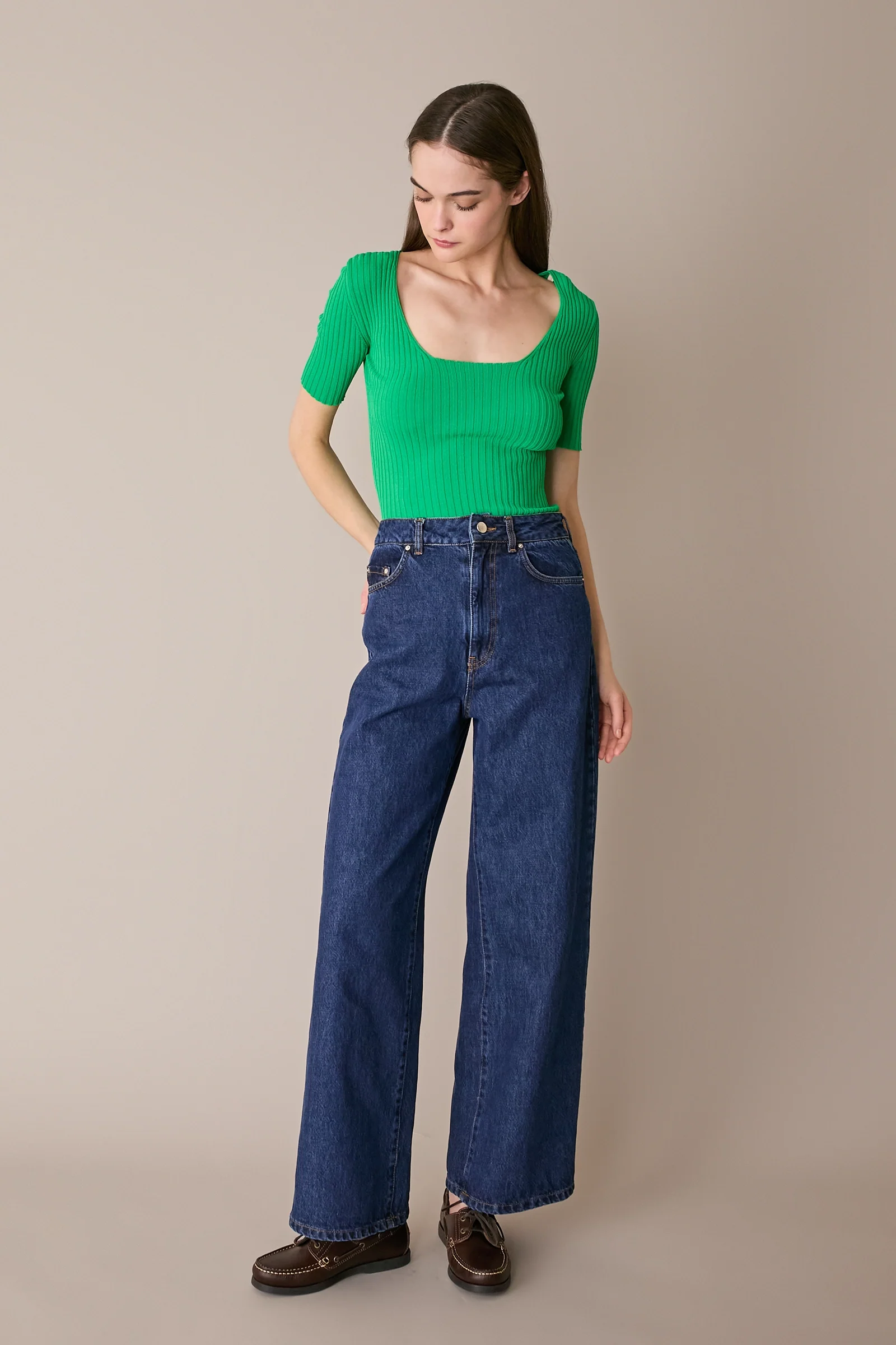 Maglia a costine con scollo quadrato - Image 3