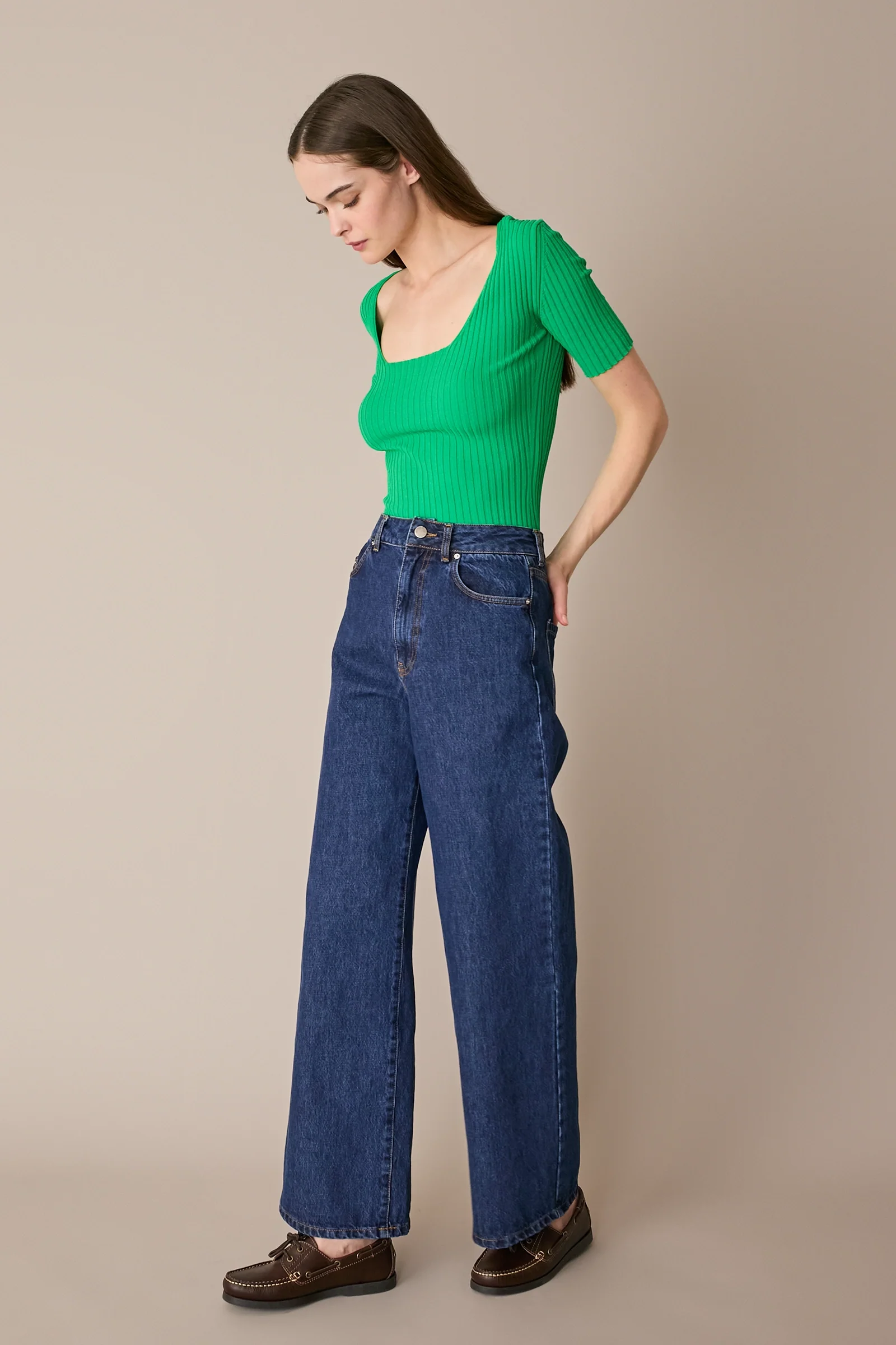 Maglia a costine con scollo quadrato - Image 5