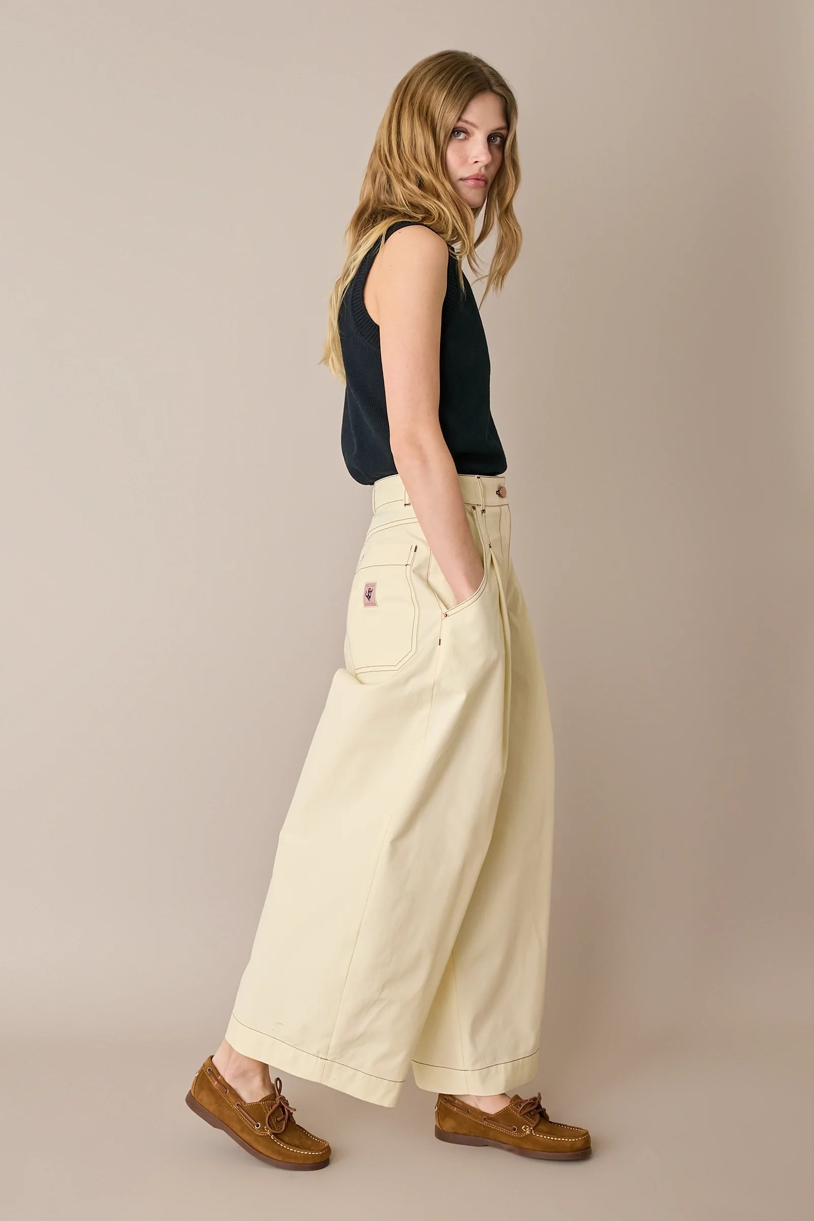 Pantaloni con impunture a contrasto – Everyday Wear - Image 9
