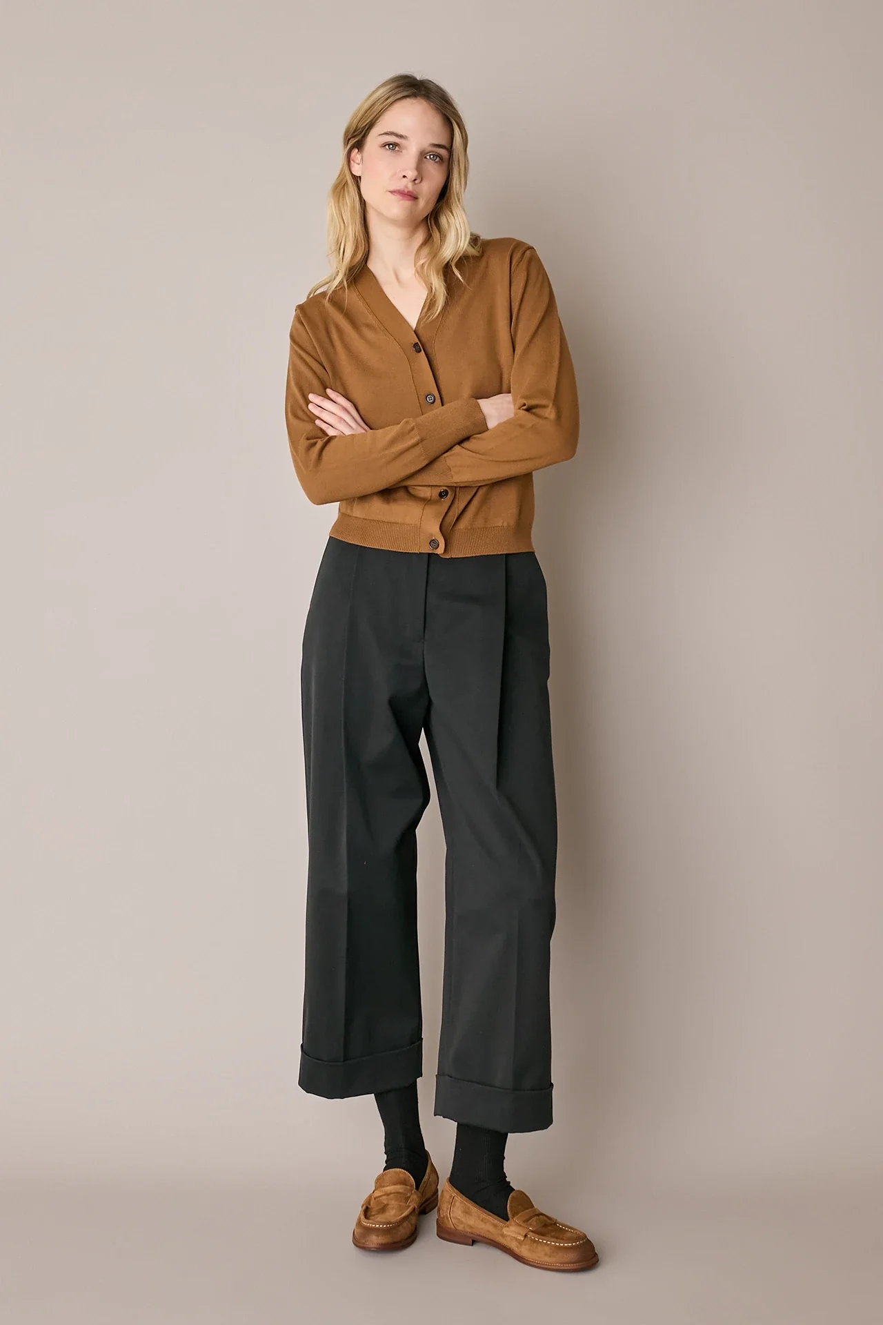 Pantaloni con piega e risvolto - Image 4