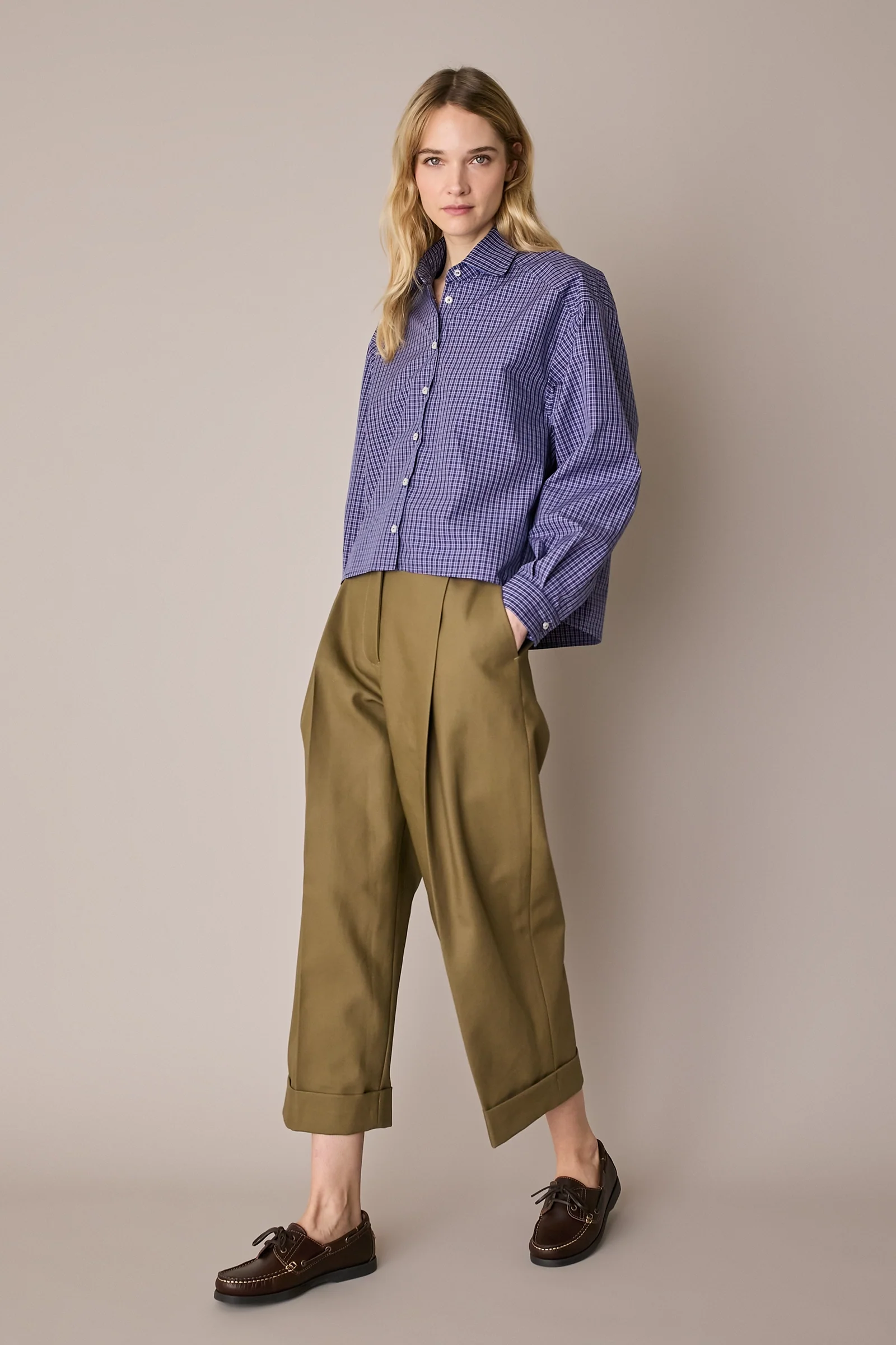 Pantaloni in cotone con piega e risvolto - Image 13