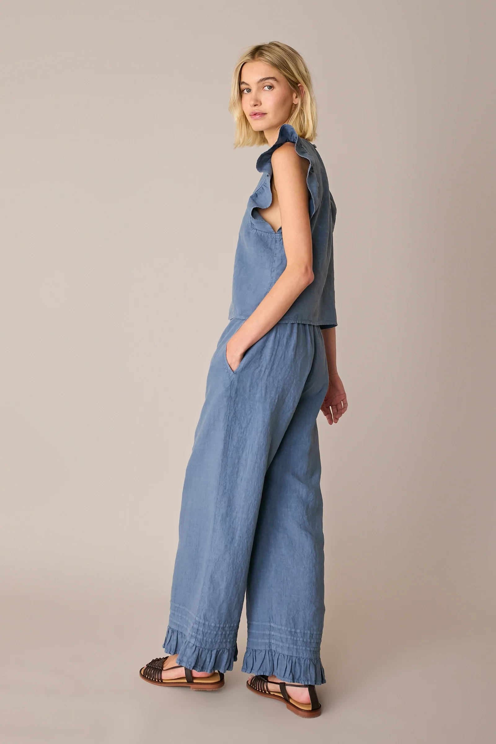 Pantaloni in lino con volant - Image 6