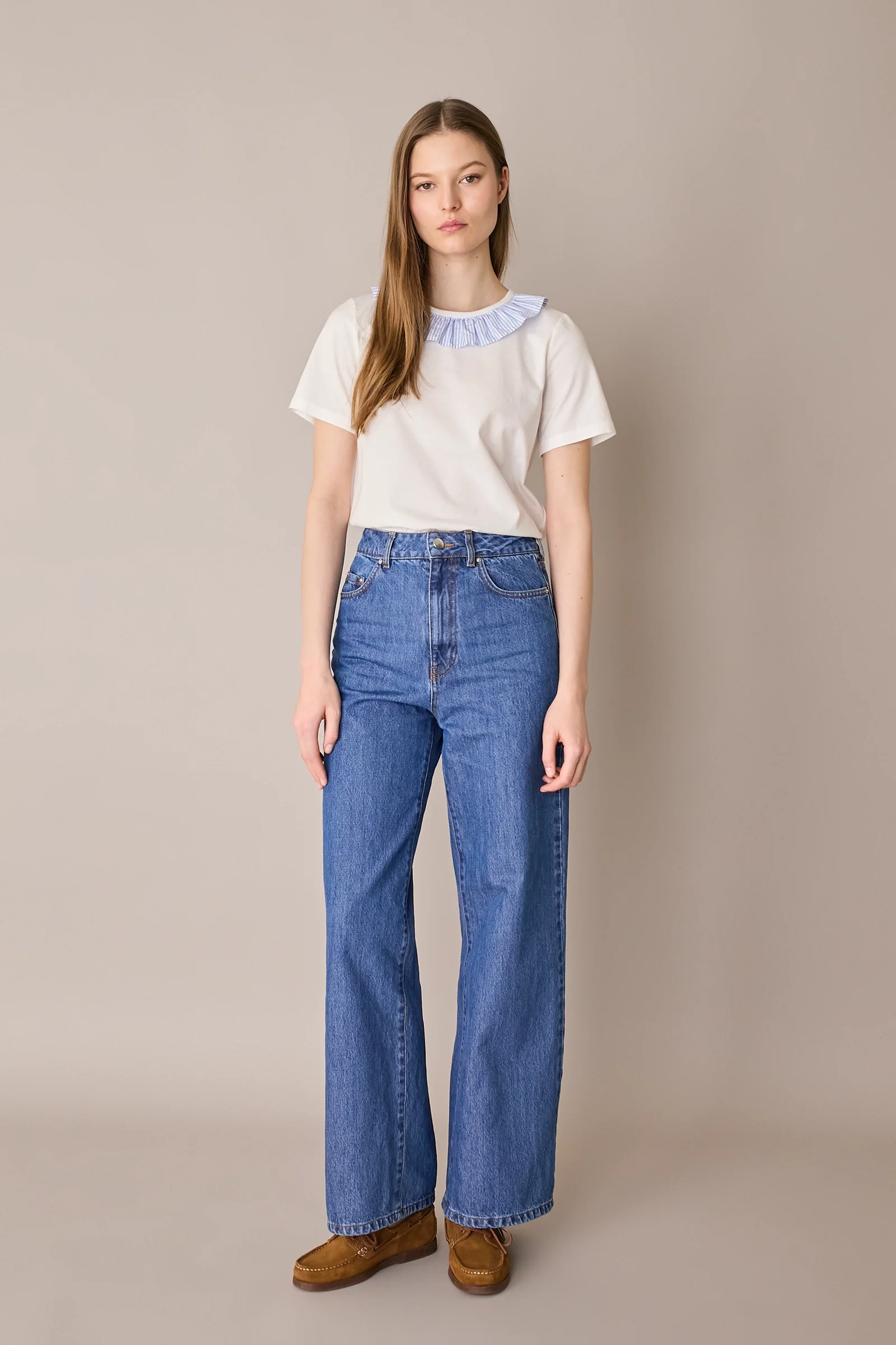 T-shirt con colletto volant - Image 5