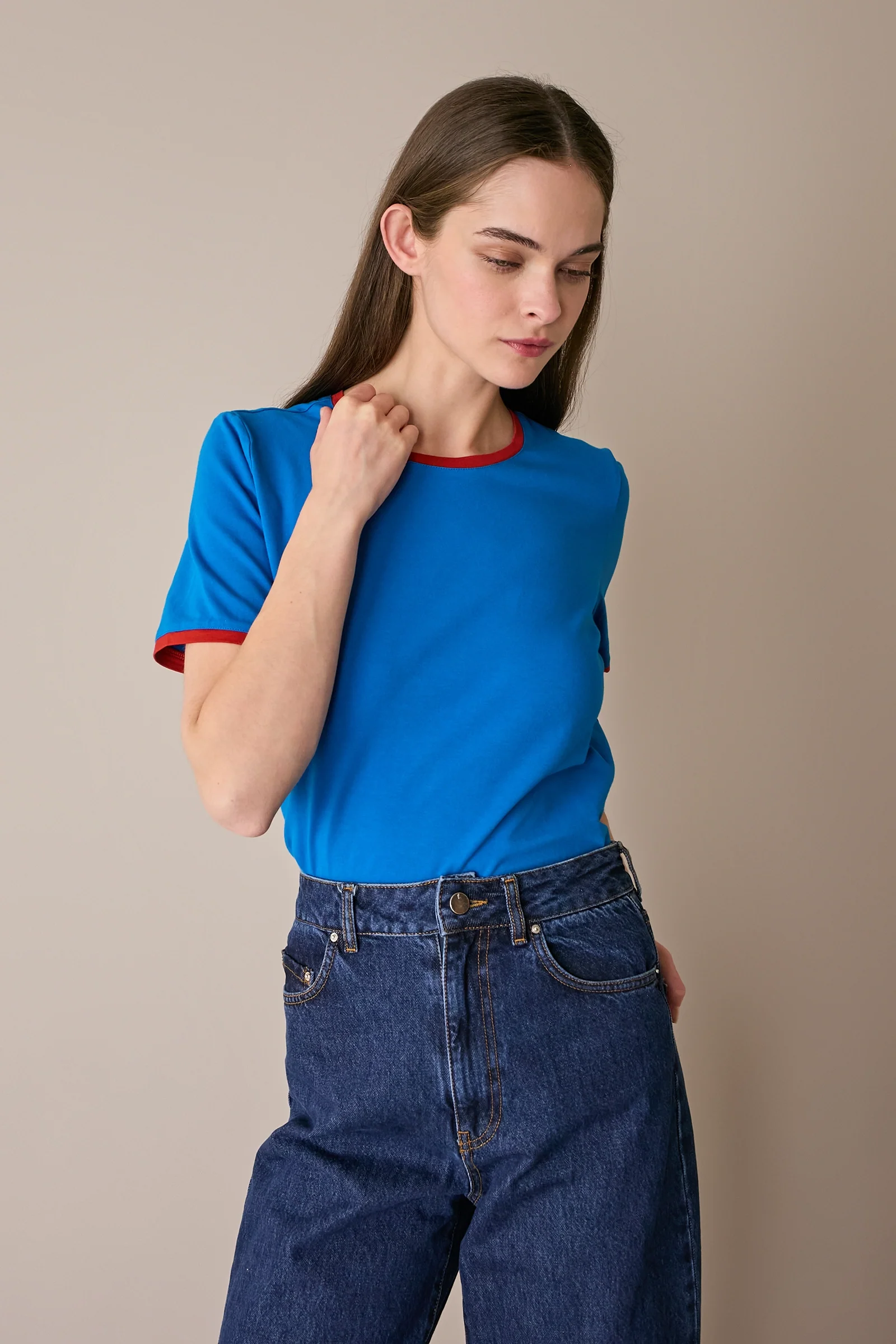 T-shirt con profili a contrasto - Image 2
