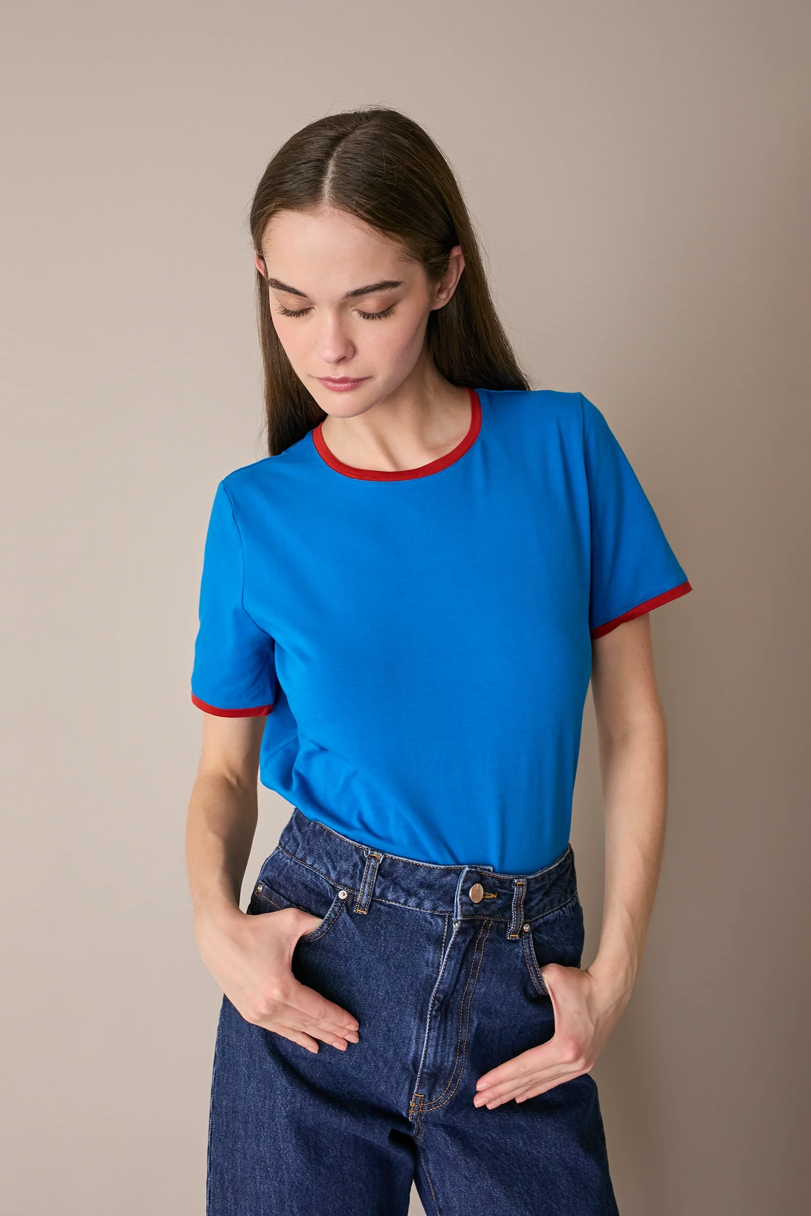 T-shirt con profili a contrasto - Image 4