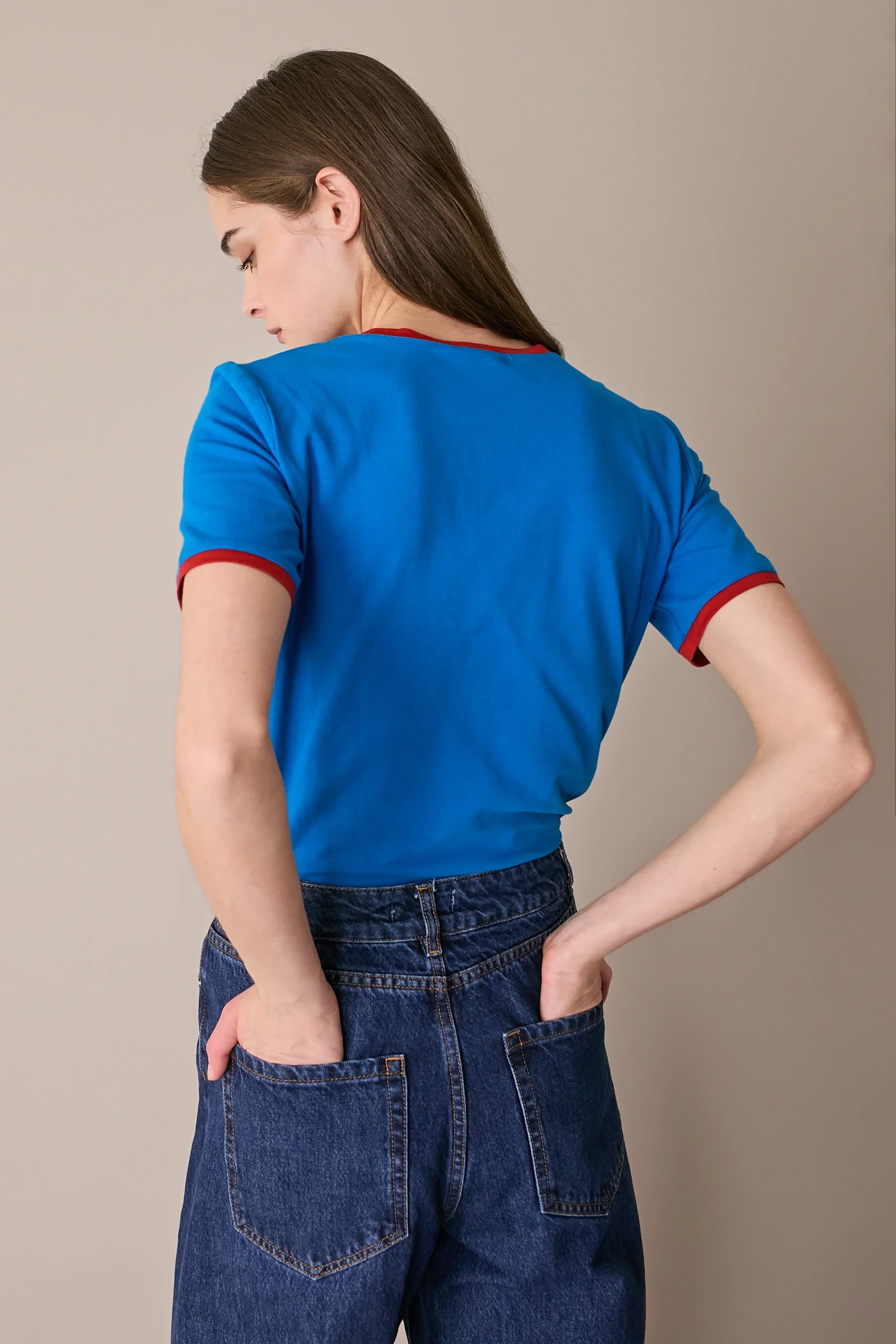 T-shirt con profili a contrasto - Image 5