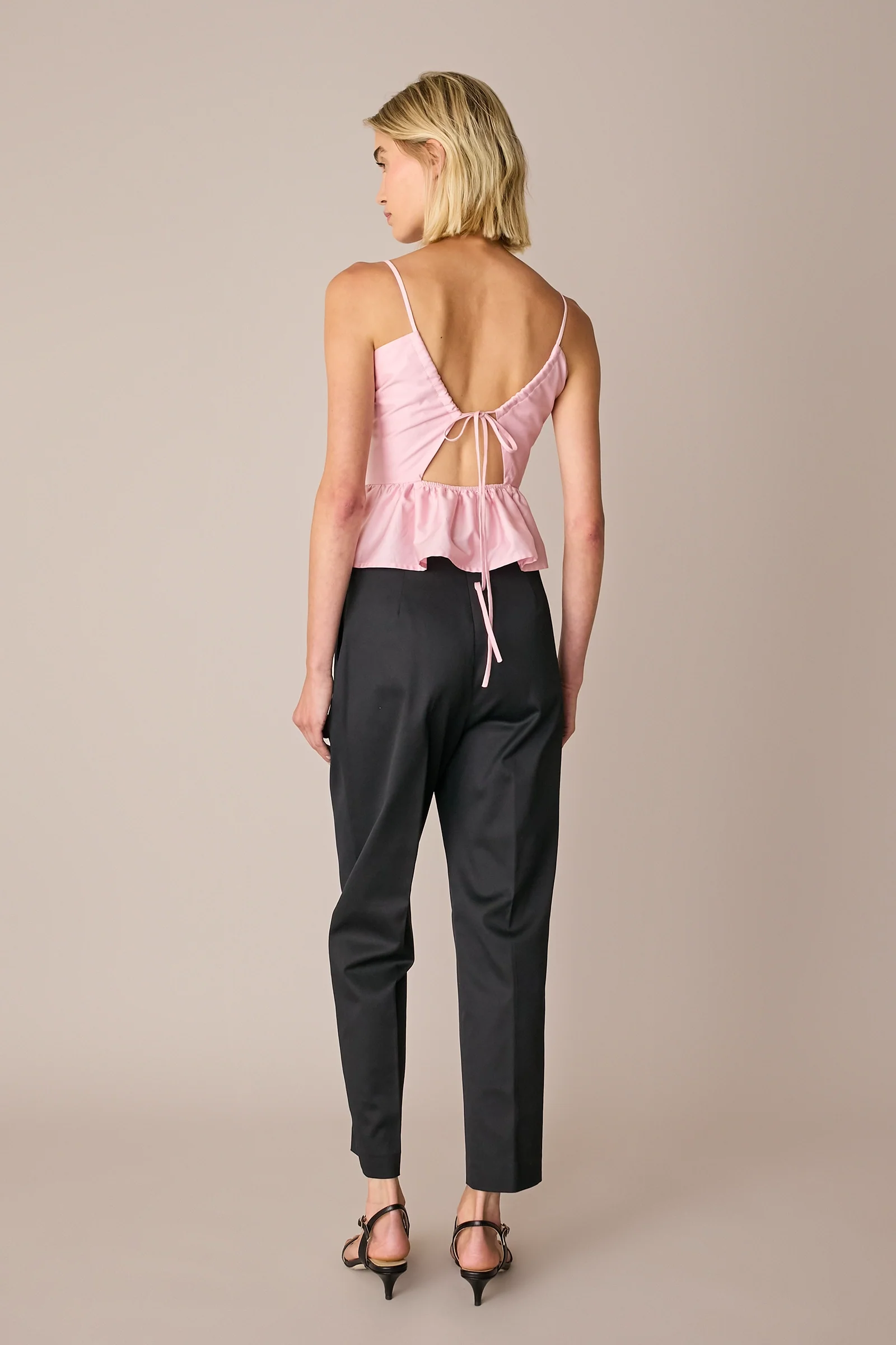 Top cut-out con balza - Image 6