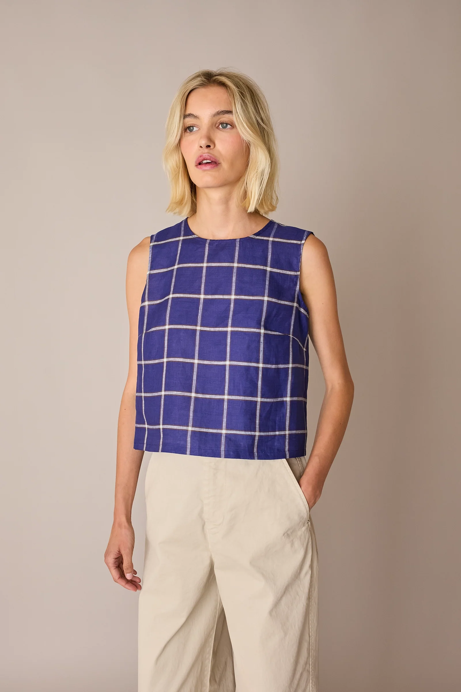Top in lino a quadri - Image 3