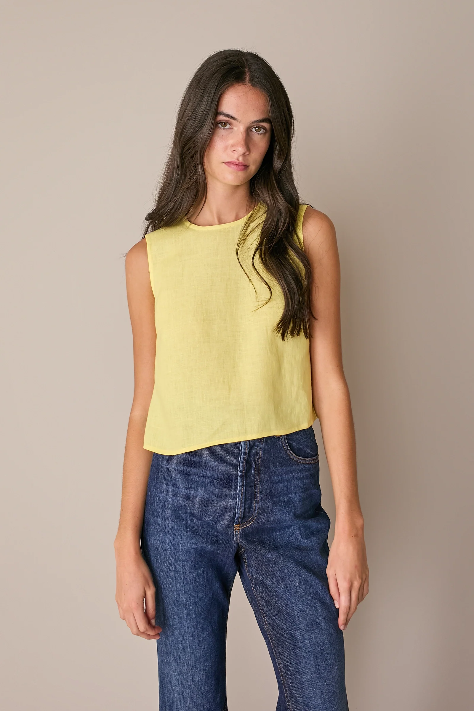 Top in lino con bottoncini - Image 10