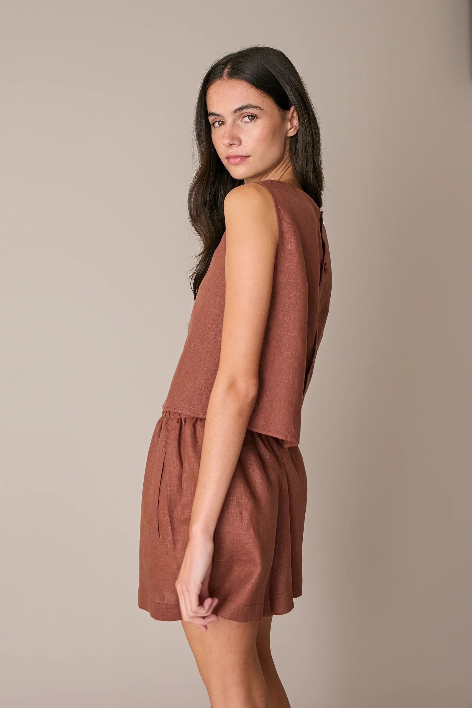 Top in lino con bottoncini - Image 28