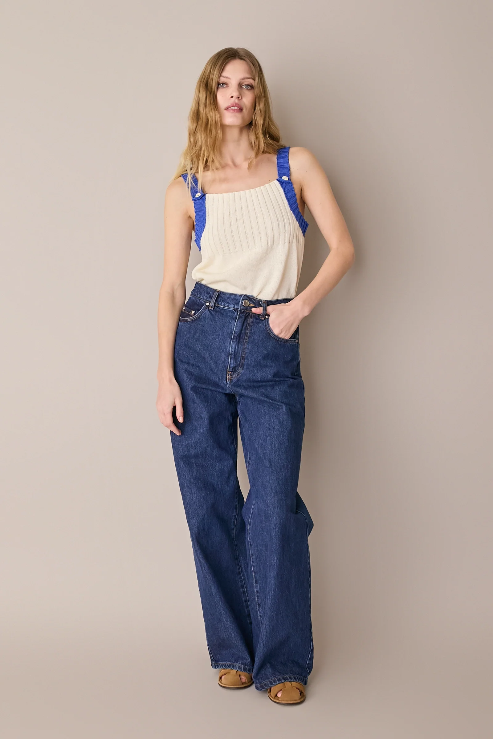 Top in maglia con spalline a contrasto - Image 2