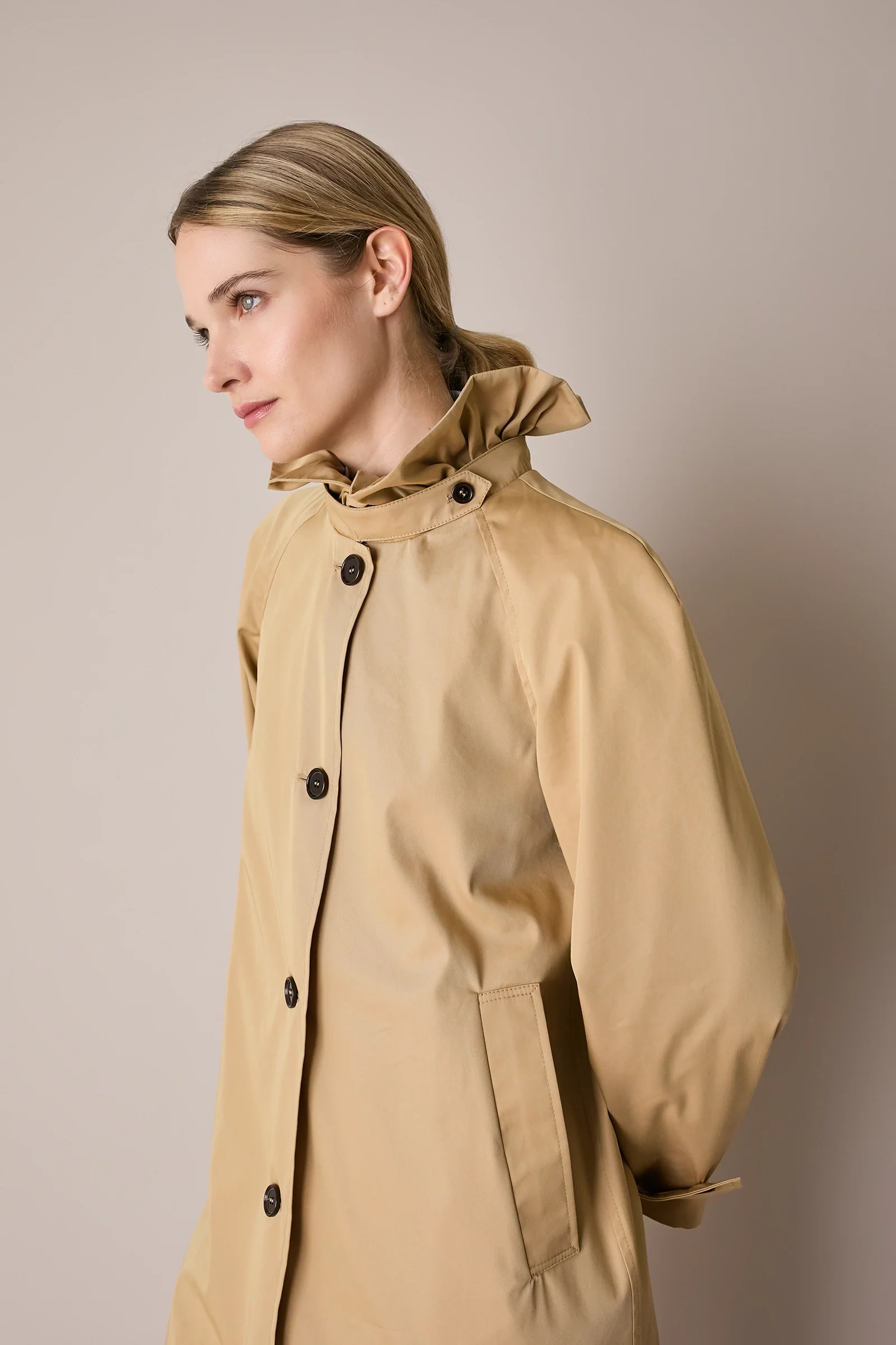 Trench con colletto volant - Image 7